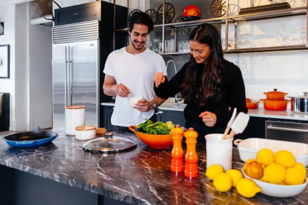 baking-recipe-pan-woman-man-couple-kitchen-smile-salad-cooking__opdb-op5f1eddafd27b82-35900601